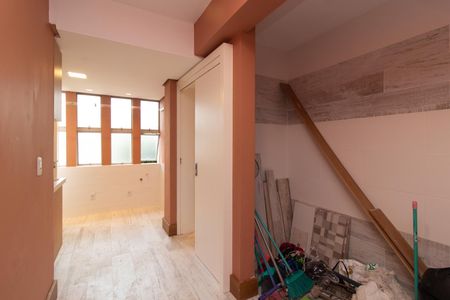 Apartamento à venda com 350m², 4 quartos e 3 vagas Apartamento à venda com 350m², 4 quartos e 3 vagasÁrea de Serviço