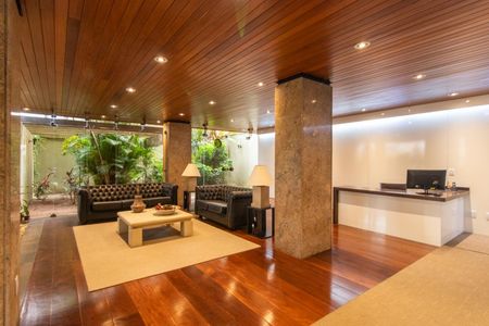 Apartamento à venda com 350m², 4 quartos e 3 vagas Apartamento à venda com 350m², 4 quartos e 3 vagasHall social