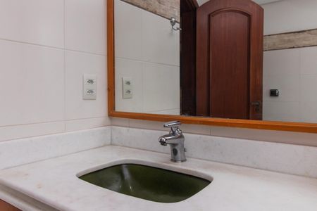 Apartamento à venda com 350m², 4 quartos e 3 vagas Apartamento à venda com 350m², 4 quartos e 3 vagasBanheiro Social