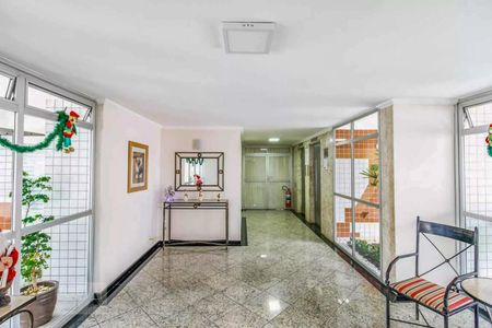 Apartamento à venda com 85m², 4 quartos e 1 vaga Apartamento à venda com 85m², 4 quartos e 1 vagaHall social