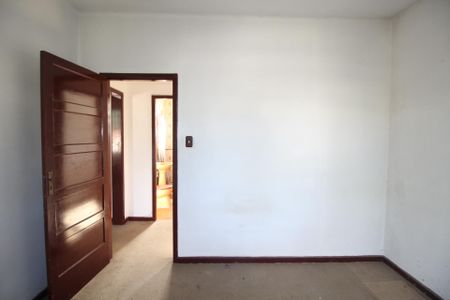 Quarto 1 de apartamento para alugar com 2 quartos, 52m² em Passo D’areia, Porto Alegre