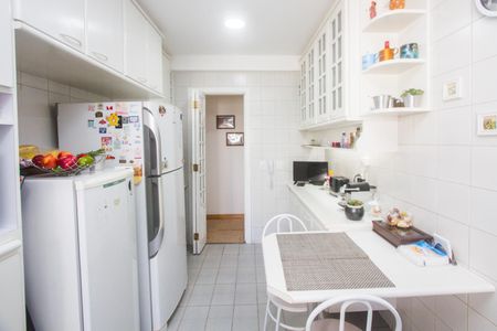 Apartamento à venda com 120m², 4 quartos e 2 vagas Apartamento à venda com 120m², 4 quartos e 2 vagasCozinha