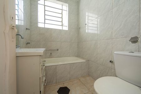 Casa para alugar com 100m², 3 quartos e sem vaga Casa para alugar com 100m², 3 quartos e sem vagaBANHEIRO1