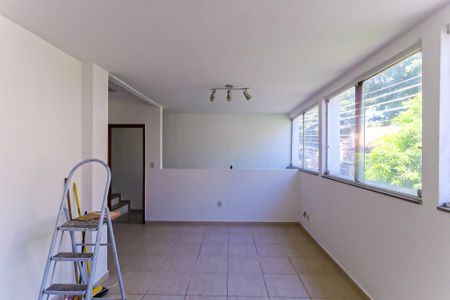 Casa para alugar com 200m², 4 quartos e sem vagaSala