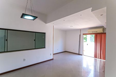 Casa para alugar com 200m², 4 quartos e sem vagaSala 2 