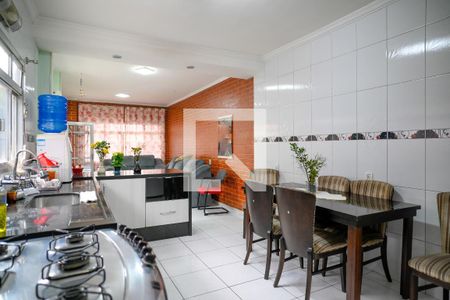 Casa para alugar com 225m², 5 quartos e 2 vagas Casa para alugar com 225m², 5 quartos e 2 vagasCozinha