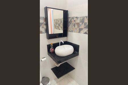 Casa para alugar com 300m², 2 quartos e 3 vagasBanheiro Social