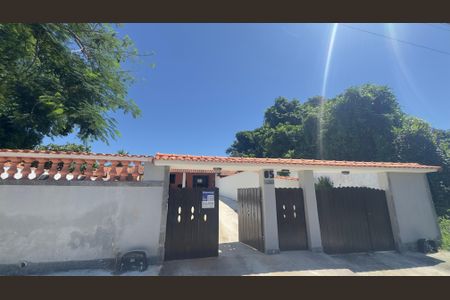 Casa para alugar com 300m², 2 quartos e 3 vagasFachada
