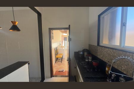 Casa para alugar com 300m², 2 quartos e 3 vagasCozinha