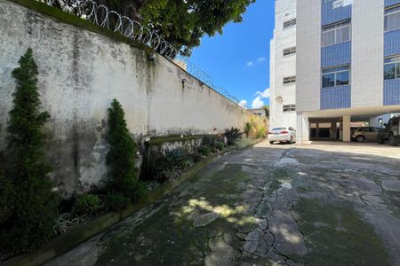Apartamento à venda com 65m², 2 quartos e 1 vaga Apartamento à venda com 65m², 2 quartos e 1 vagaEntrada