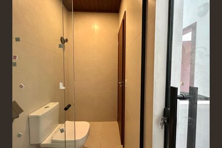 Casa para alugar com 126m², 3 quartos e 2 vagasBanheiro 