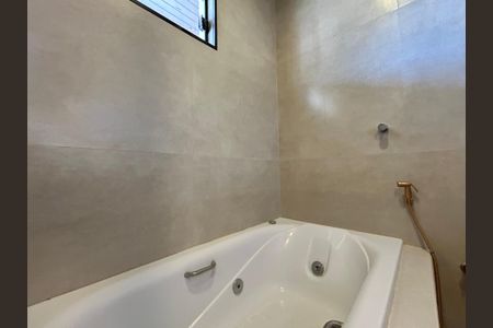 Casa para alugar com 126m², 3 quartos e 2 vagasBanheiro suíte 1