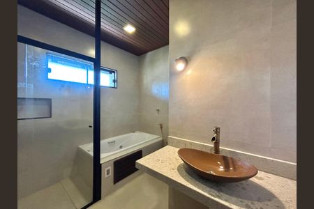 Casa para alugar com 126m², 3 quartos e 2 vagasBanheiro suíte 1