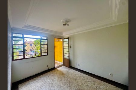 Casa de condomínio para alugar com 85m², 2 quartos e sem vagaSala