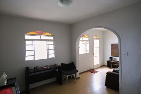 Casa para alugar com 120m², 5 quartos e 2 vagasSala