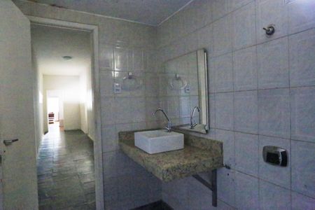 Casa para alugar com 120m², 5 quartos e 2 vagasBanheiro