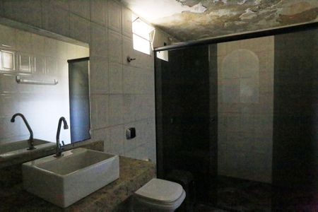Casa para alugar com 120m², 5 quartos e 2 vagasBanheiro