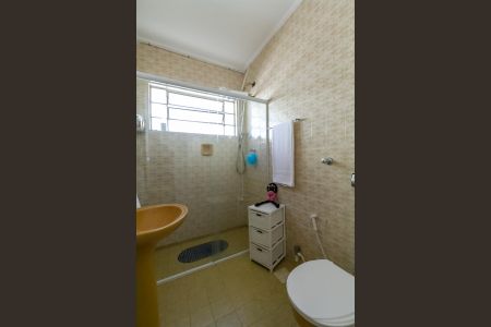 Casa à venda com 130m², 3 quartos e 2 vagasBanheiro