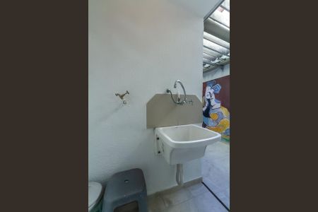 Casa à venda com 130m², 3 quartos e 2 vagasÁrea de Serviço