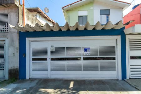 Casa à venda com 130m², 3 quartos e 2 vagasFachada
