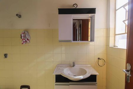 Casa para alugar com 66m², 2 quartos e 1 vaga