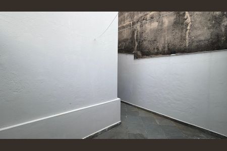 Casa de condomínio para alugar com 85m², 2 quartos e 1 vagaQuintal