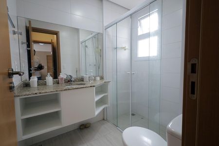 Apartamento à venda com 67m², 2 quartos e 2 vagasBanheiro Suíte