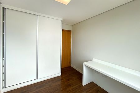 Apartamento para alugar com 75m², 3 quartos e 2 vagasQuarto 3