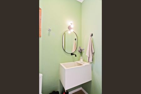 Casa à venda com 187m², 3 quartos e 4 vagasLavabo