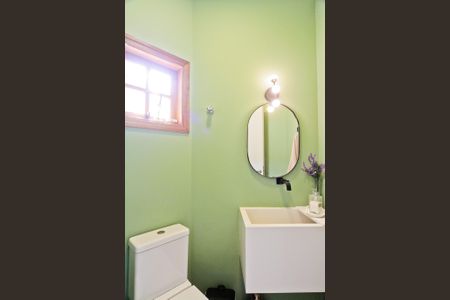 Casa à venda com 187m², 3 quartos e 4 vagasLavabo