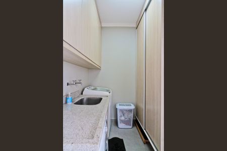 Casa à venda com 187m², 3 quartos e 4 vagasÁrea de Serviço