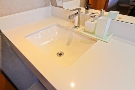 Casa à venda com 187m², 3 quartos e 4 vagasBanheiro da Suíte 2