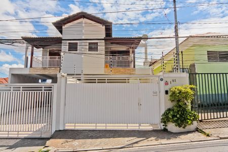 Casa à venda com 187m², 3 quartos e 4 vagasFachada
