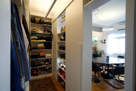 Apartamento à venda com 88m², 1 quarto e 1 vaga Apartamento à venda com 88m², 1 quarto e 1 vagaCloset da suíte