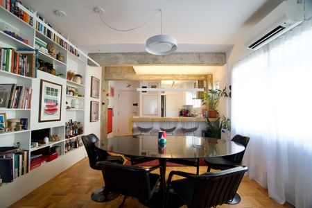 Apartamento à venda com 88m², 1 quarto e 1 vaga Apartamento à venda com 88m², 1 quarto e 1 vagaSala