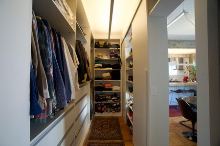 Apartamento à venda com 88m², 1 quarto e 1 vaga Apartamento à venda com 88m², 1 quarto e 1 vagaCloset da suíte