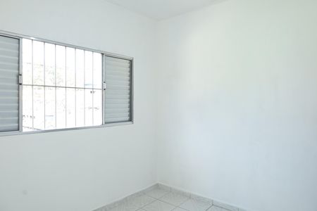 Quarto 1 de casa para alugar com 2 quartos, 100m² em Vila Carmosina, São Paulo