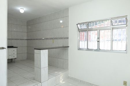 Sala de casa para alugar com 2 quartos, 100m² em Vila Carmosina, São Paulo