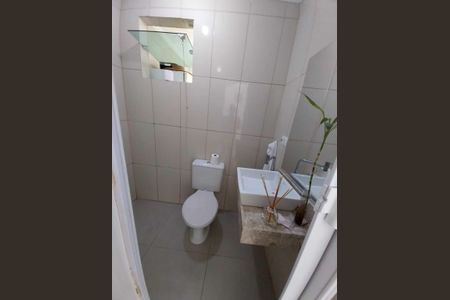 Banheiro de casa para alugar com 2 quartos, 169m² em Jardim Sao Francisco(Zona Sul), São Paulo