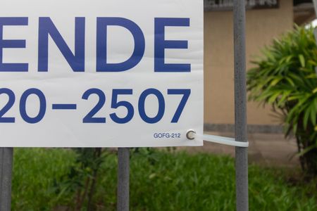 Casa de condomínio à venda com 74m², 2 quartos e 1 vagaPlaca