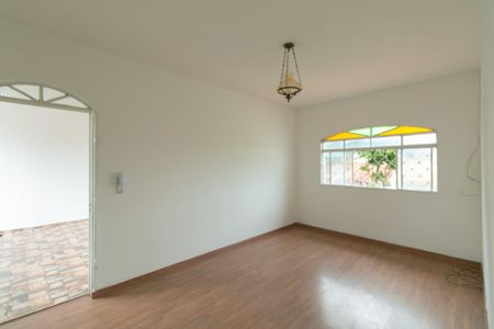 Casa para alugar com 2 quartos, 90m² em Santa Amelia, Belo Horizonte