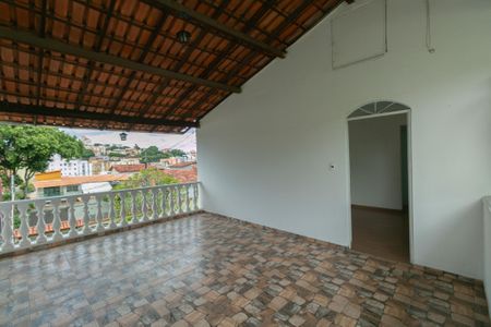 Casa para alugar com 90m², 2 quartos e 1 vaga