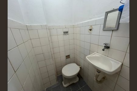Apartamento à venda com 72m², 2 quartos e sem vagaBanheiro de serviço
