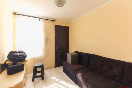 Sala de apartamento para alugar com 2 quartos, 47m² em Guaianases, São Paulo