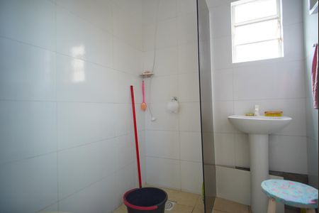 Banheiro Corredor de apartamento à venda com 2 quartos, 320m² em São Geraldo, Porto Alegre