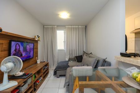Sala de apartamento para alugar com 2 quartos, 46m² em Jardim Elizabete, Taboão da Serra