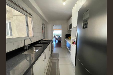 Apartamento à venda com 134m², 4 quartos e 2 vagasCozinha