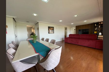 Apartamento à venda com 134m², 4 quartos e 2 vagasSala