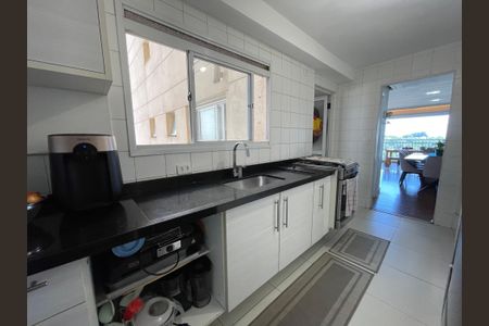 Apartamento à venda com 134m², 4 quartos e 2 vagasCozinha