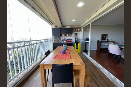 Apartamento à venda com 134m², 4 quartos e 2 vagasVaranda